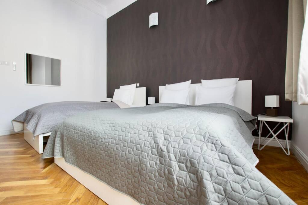 Premium Apartment By Hi5-Vaci Str. 3 Bedroom Budapest Exterior foto