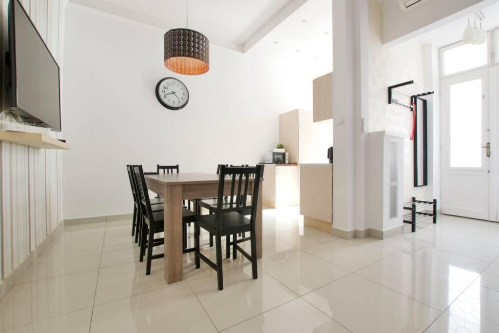 Premium Apartment By Hi5-Vaci Str. 3 Bedroom Budapest Exterior foto