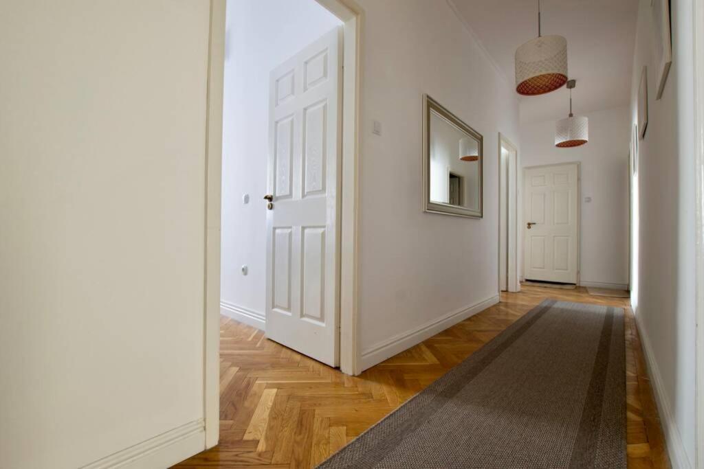 Premium Apartment By Hi5-Vaci Str. 3 Bedroom Budapest Exterior foto
